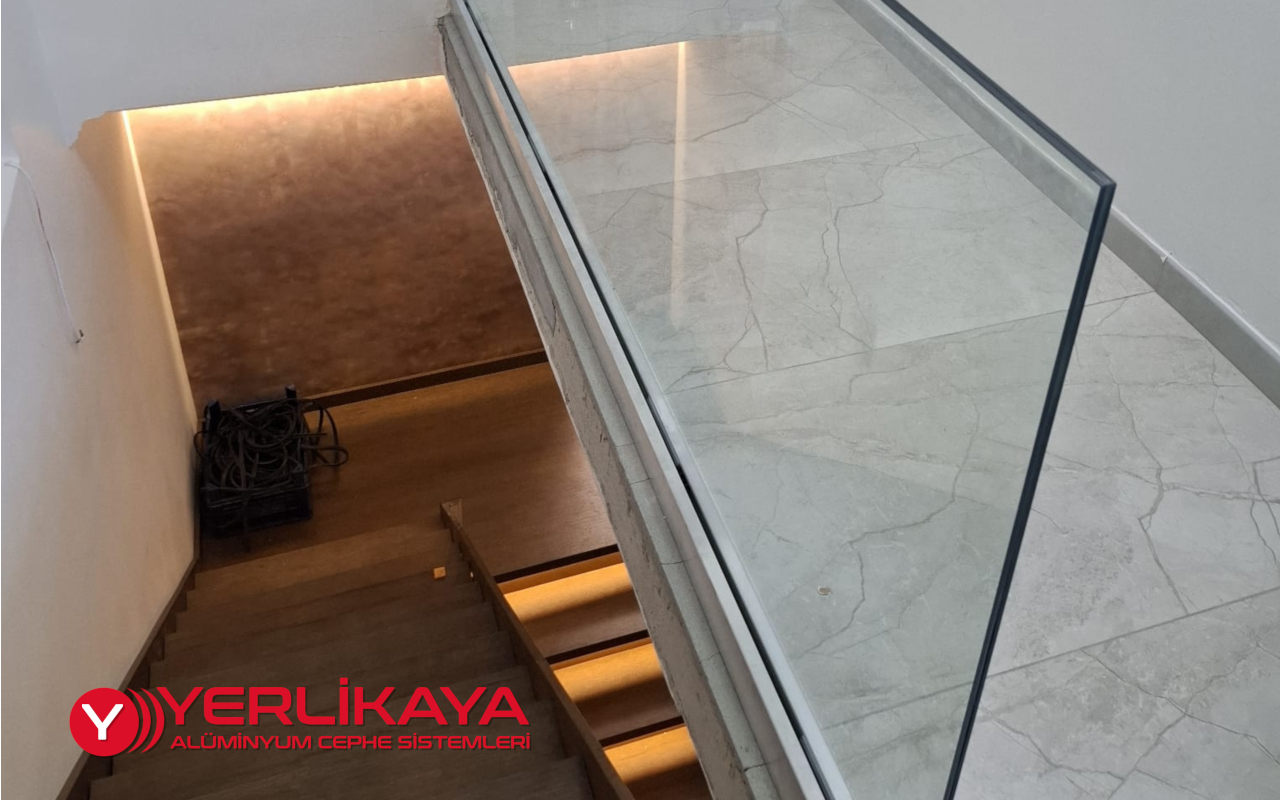 Cam Merdiven Korkuluk Yapımı Hanke Yapı